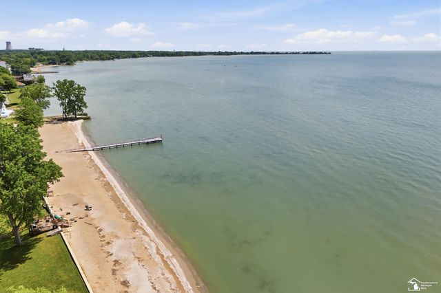 3484 Lakeshore Drive, Frenchtown Twp, MI 48162