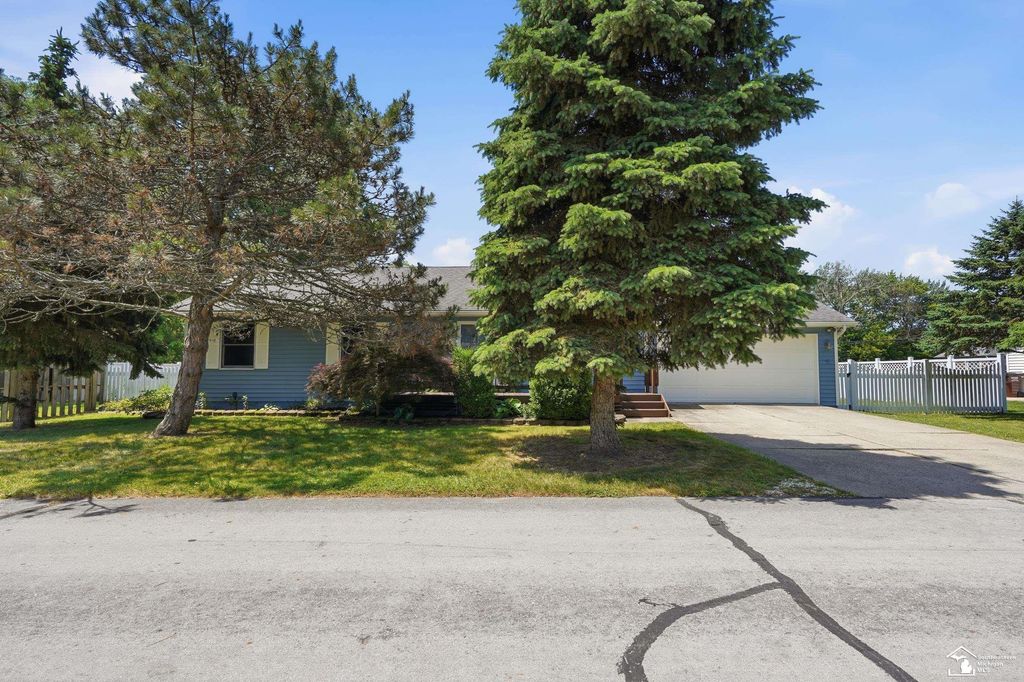 3484 Lakeshore Drive, Frenchtown Twp, MI 48162