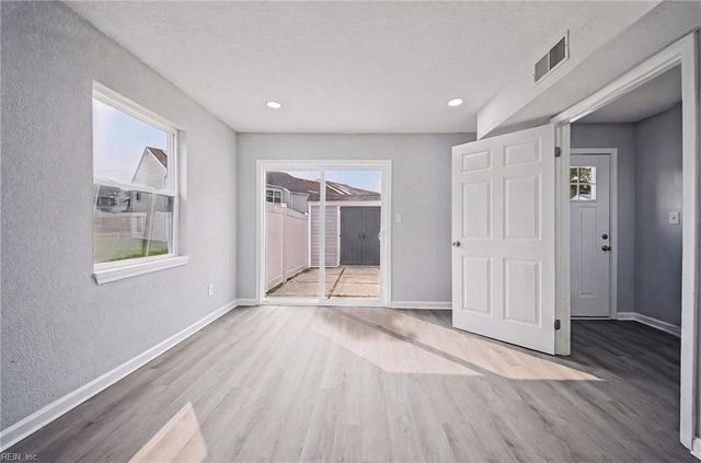 3638 Ship Chandlers WHRF, Virginia Beach, VA 23453