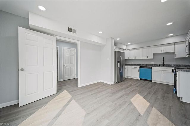 3638 Ship Chandlers WHRF, Virginia Beach, VA 23453