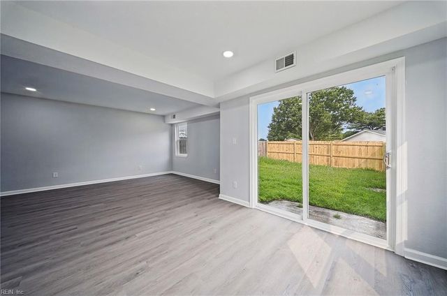 3638 Ship Chandlers WHRF, Virginia Beach, VA 23453