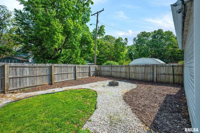 617 W Mount Hawley Terrace, Peoria, IL 61615