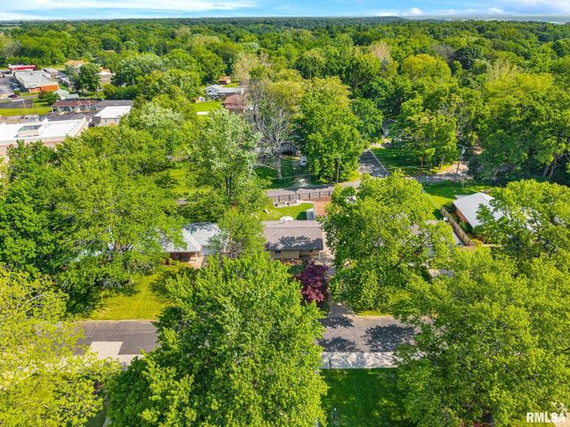 617 W Mount Hawley Terrace, Peoria, IL 61615