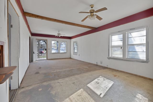 202 Johns Drive, Chico, TX 76431