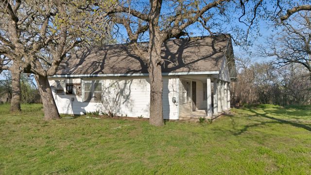202 Johns Drive, Chico, TX 76431