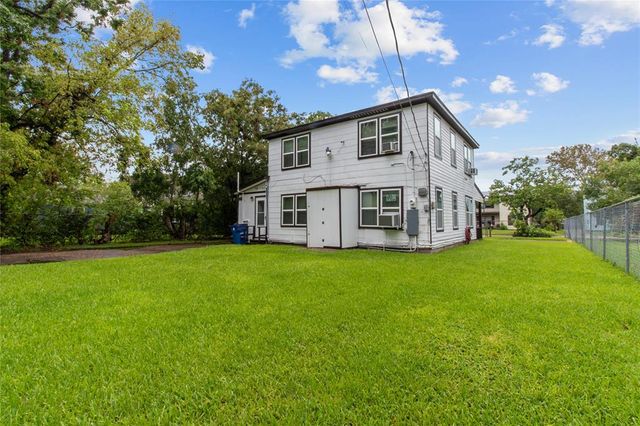 1223 7th Avenue N, Texas City, TX 77590
