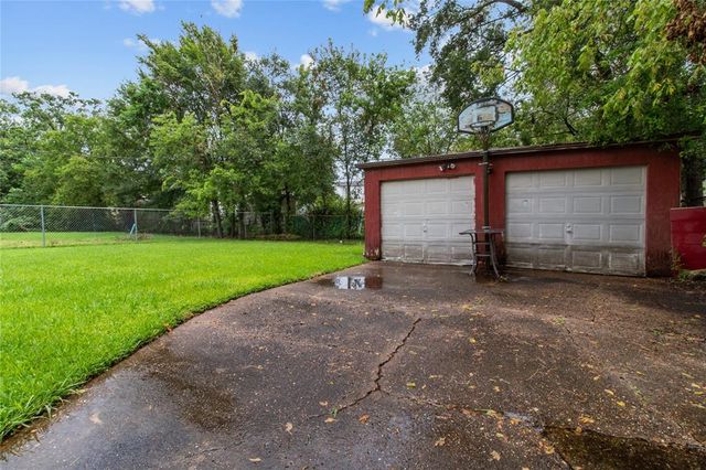 1223 7th Avenue N, Texas City, TX 77590