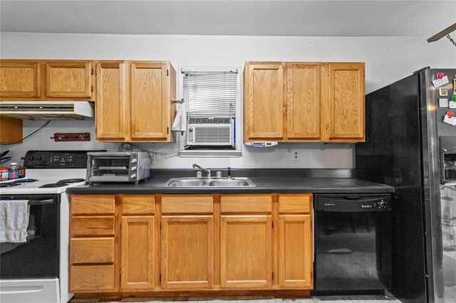 1223 7th Avenue N, Texas City, TX 77590