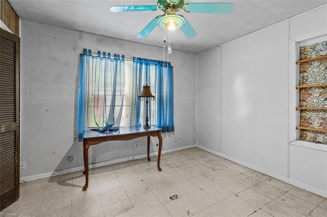 1223 7th Avenue N, Texas City, TX 77590