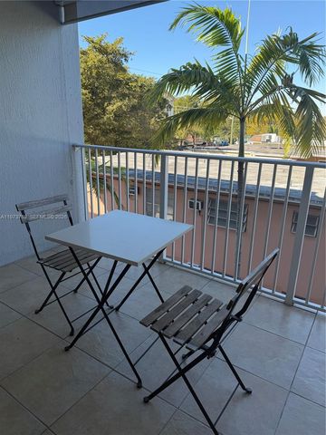 637 SW 3rd St 304, Miami, FL 33130