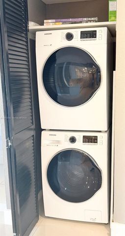 637 SW 3rd St 304, Miami, FL 33130