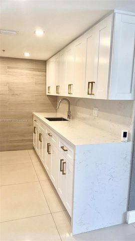 637 SW 3rd St 304, Miami, FL 33130