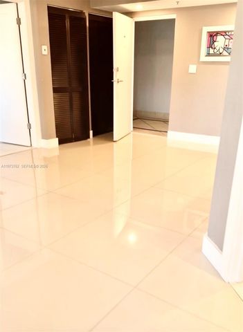 637 SW 3rd St 304, Miami, FL 33130