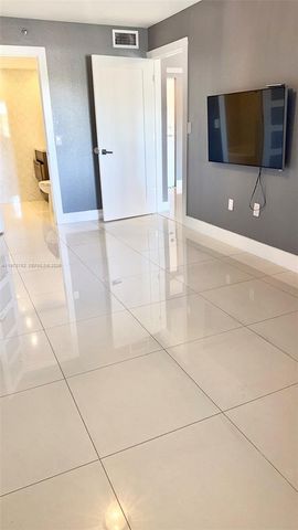 637 SW 3rd St 304, Miami, FL 33130