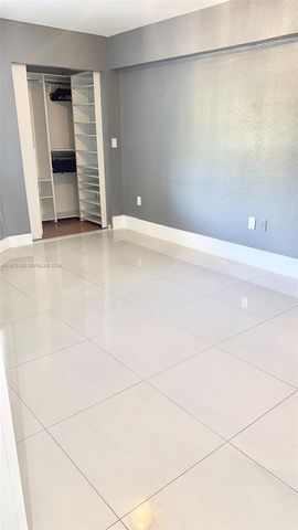 637 SW 3rd St 304, Miami, FL 33130