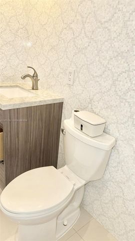 637 SW 3rd St 304, Miami, FL 33130