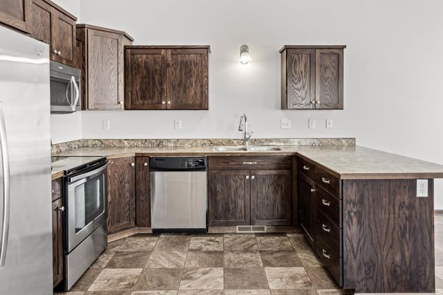 3611 15th Street S, Moorhead, MN 56560