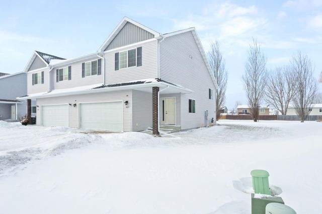 3611 15th Street S, Moorhead, MN 56560