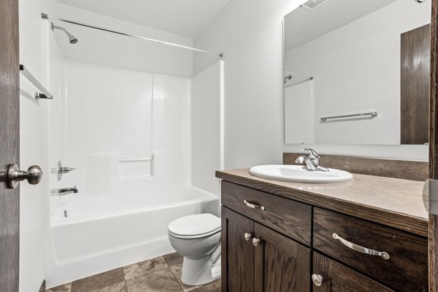 3611 15th Street S, Moorhead, MN 56560