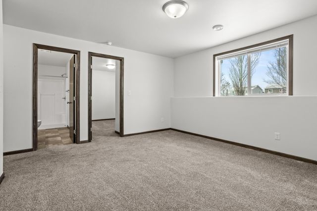 3611 15th Street S, Moorhead, MN 56560