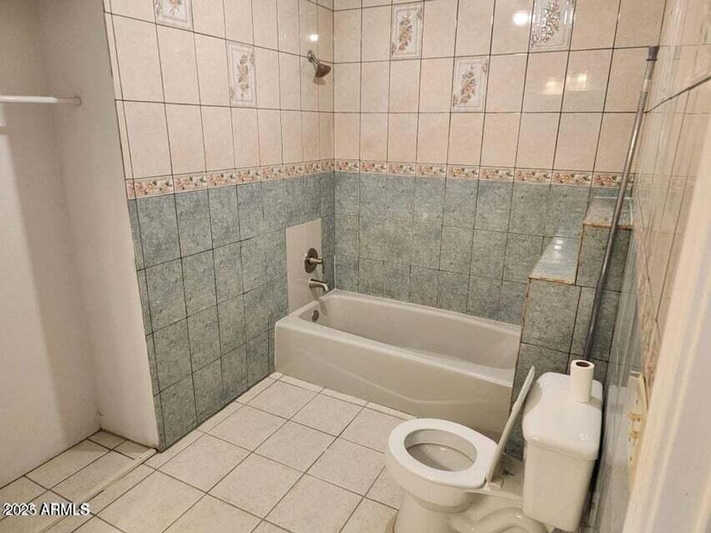 Image 13 of property listing at 802 N ALZORA Way, Tolleson, AZ 85353