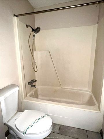 2000 Kazmeier 7, Bryan, TX 77802