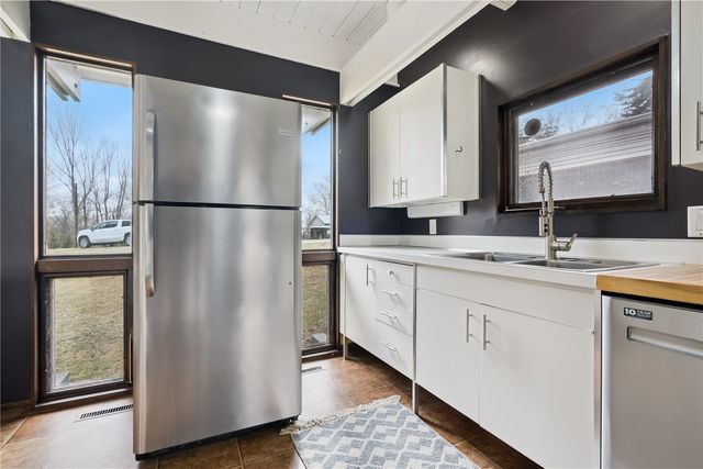 1980 Valley View Drive NE, North Liberty, IA 52317