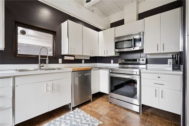 1980 Valley View Drive NE, North Liberty, IA 52317