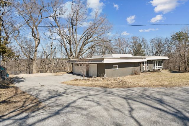 1980 Valley View Drive NE, North Liberty, IA 52317