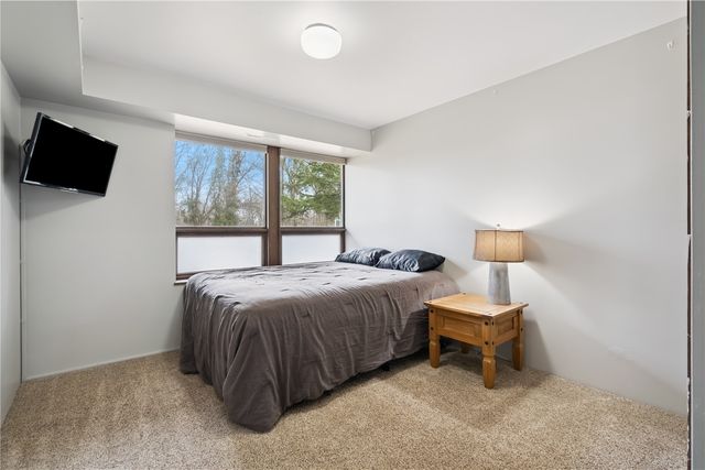 1980 Valley View Drive NE, North Liberty, IA 52317