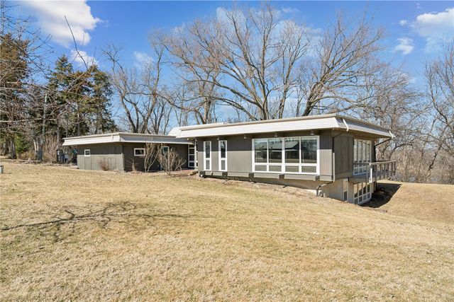 1980 Valley View Drive NE, North Liberty, IA 52317