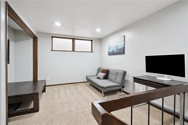 1980 Valley View Drive NE, North Liberty, IA 52317