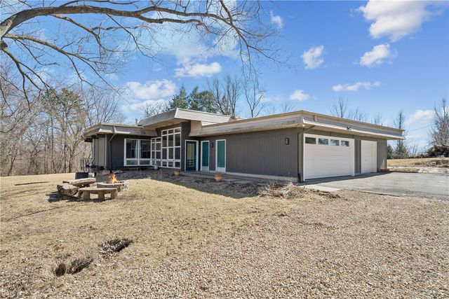 1980 Valley View Drive NE, North Liberty, IA 52317