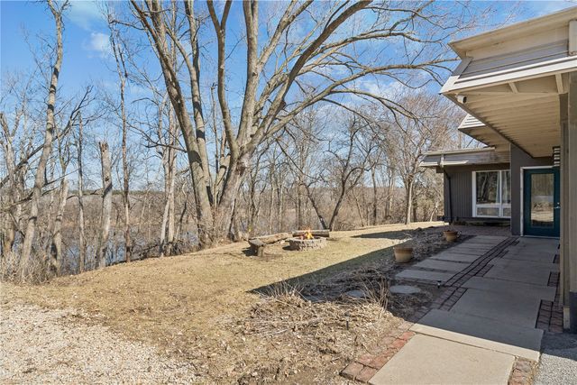 1980 Valley View Drive NE, North Liberty, IA 52317