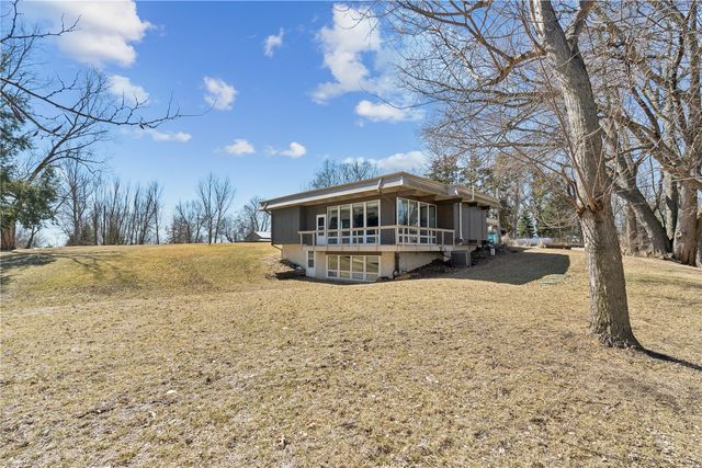 1980 Valley View Drive NE, North Liberty, IA 52317