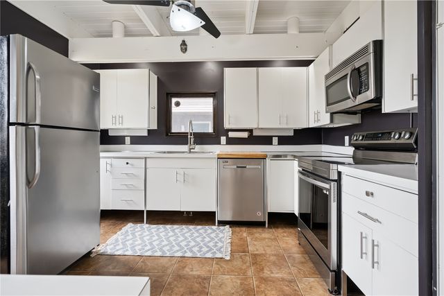 1980 Valley View Drive NE, North Liberty, IA 52317