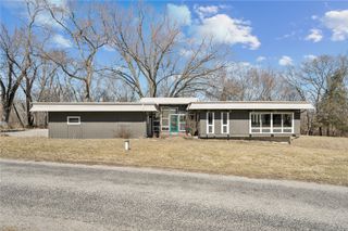1980 Valley View Drive NE, North Liberty, IA 52317