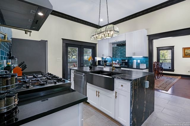 223 E Craig Pl, San Antonio, TX 78212