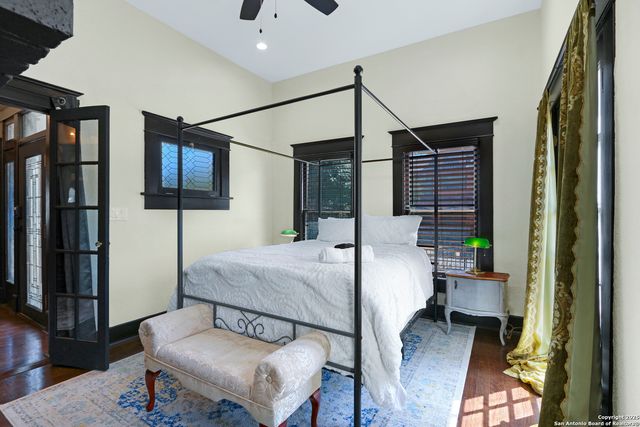 223 E Craig Pl, San Antonio, TX 78212