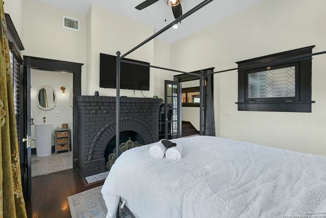 223 E Craig Pl, San Antonio, TX 78212