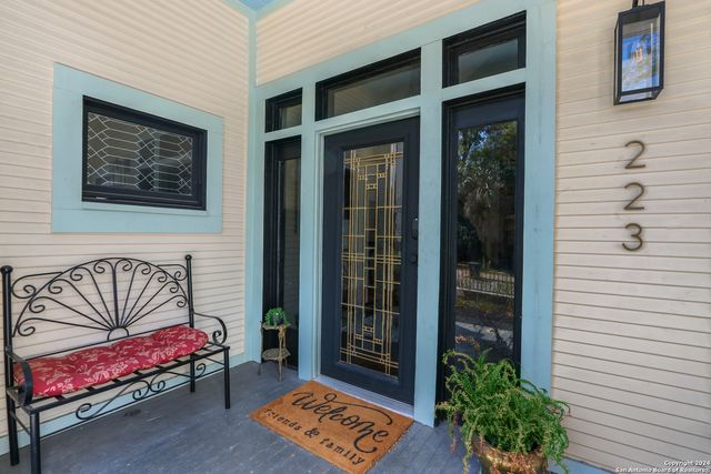 223 E Craig Pl, San Antonio, TX 78212