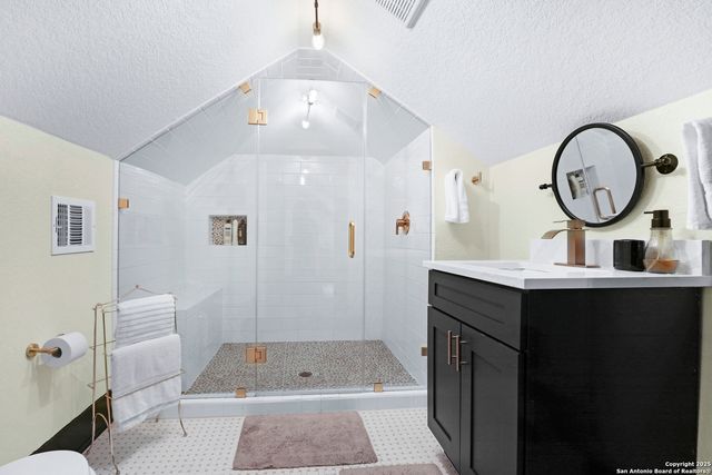 223 E Craig Pl, San Antonio, TX 78212