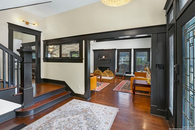 223 E Craig Pl, San Antonio, TX 78212