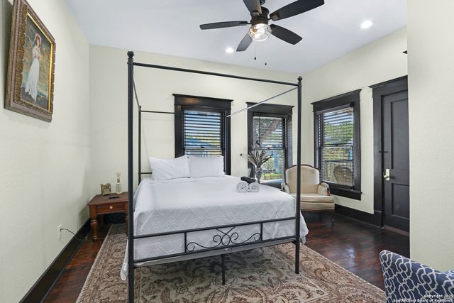 223 E Craig Pl, San Antonio, TX 78212