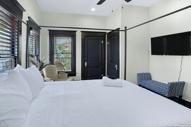 223 E Craig Pl, San Antonio, TX 78212