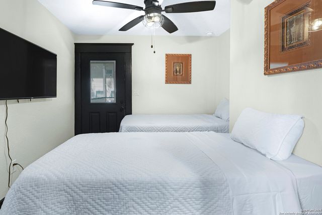 223 E Craig Pl, San Antonio, TX 78212