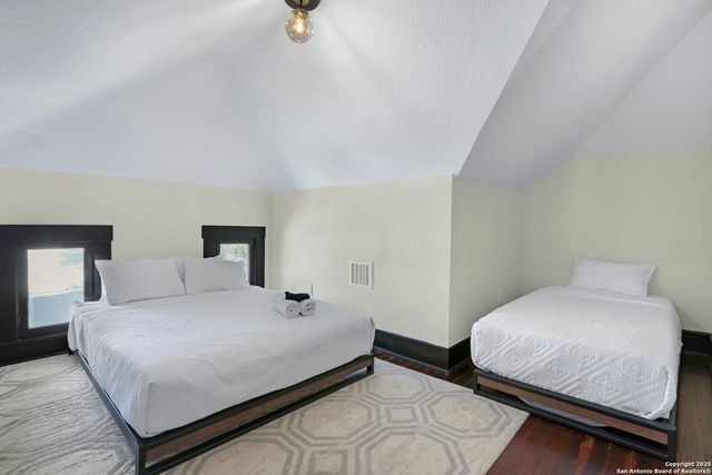 223 E Craig Pl, San Antonio, TX 78212