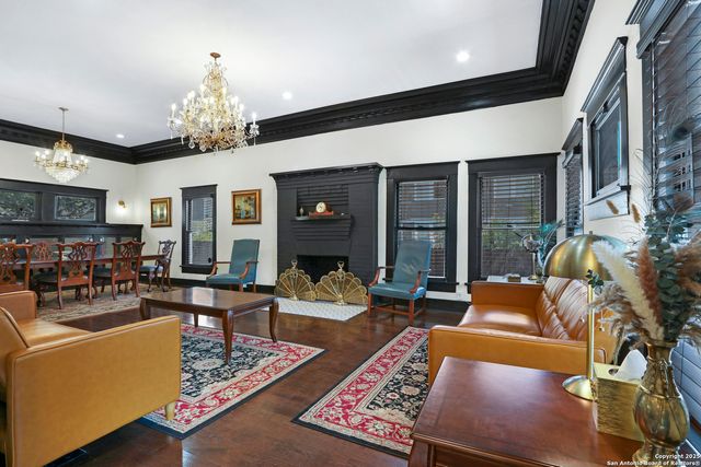 223 E Craig Pl, San Antonio, TX 78212