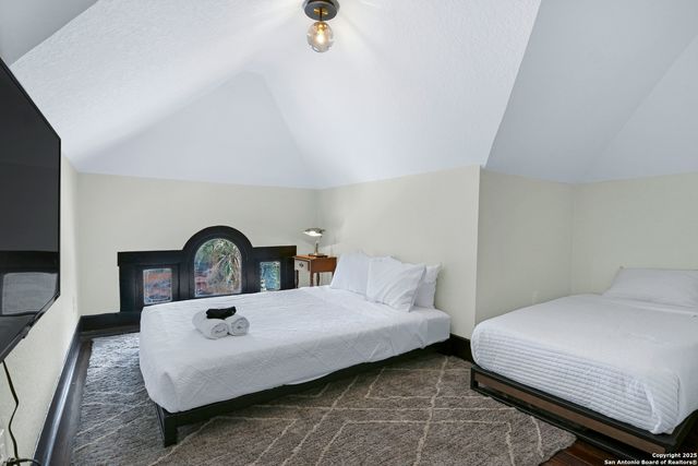 223 E Craig Pl, San Antonio, TX 78212