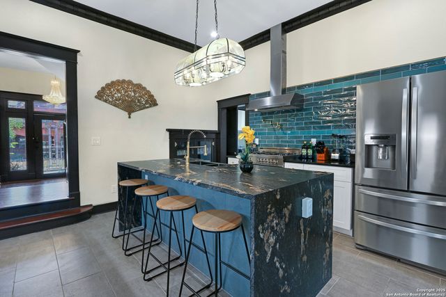 223 E Craig Pl, San Antonio, TX 78212